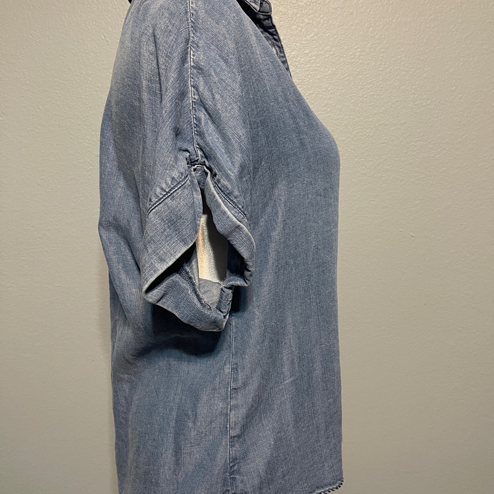 Quince Blue Button Up Shirt Short Sleeve Pocket Minimalist Chambray Top Medium - Picture 3 of 9